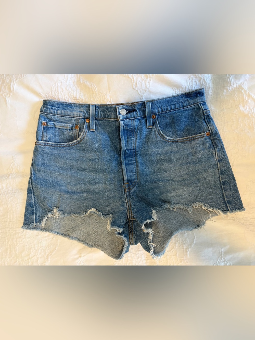 Levi's Women’s 501 Original Distressed Blue Denim High-Waist Shorts Size 31
